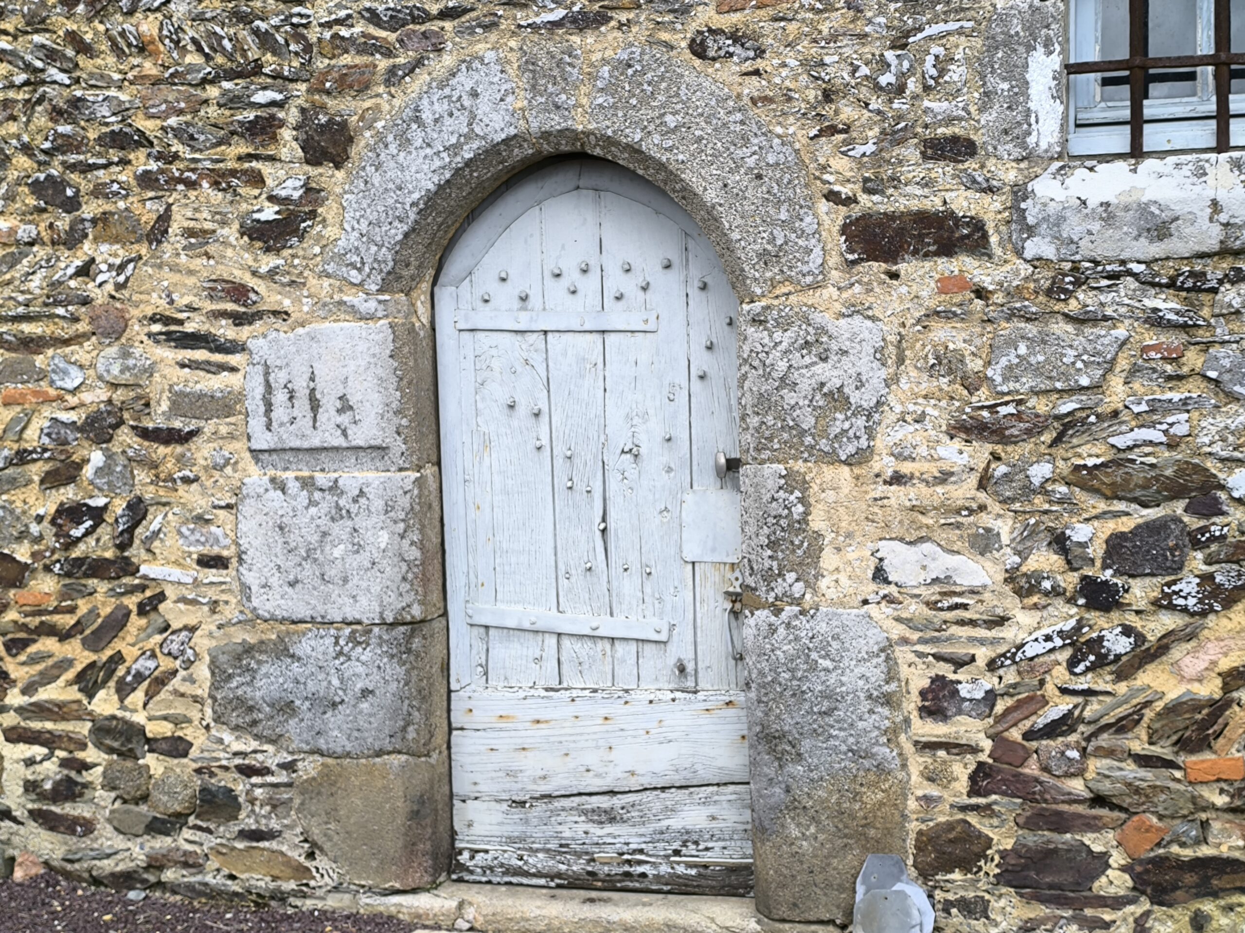 Détail de l'église St Loup du Lou du Lac