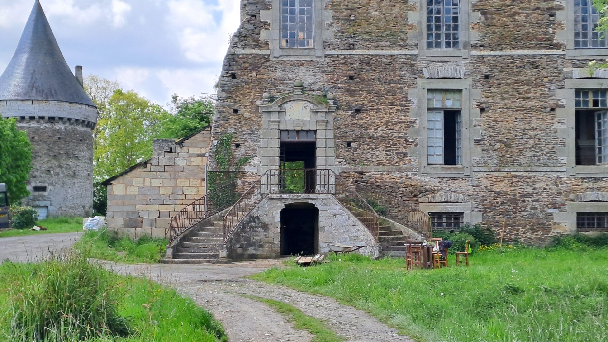 Le-chateau-du-Lou-du-Lac-chez-Marie-photo-ASB-RL