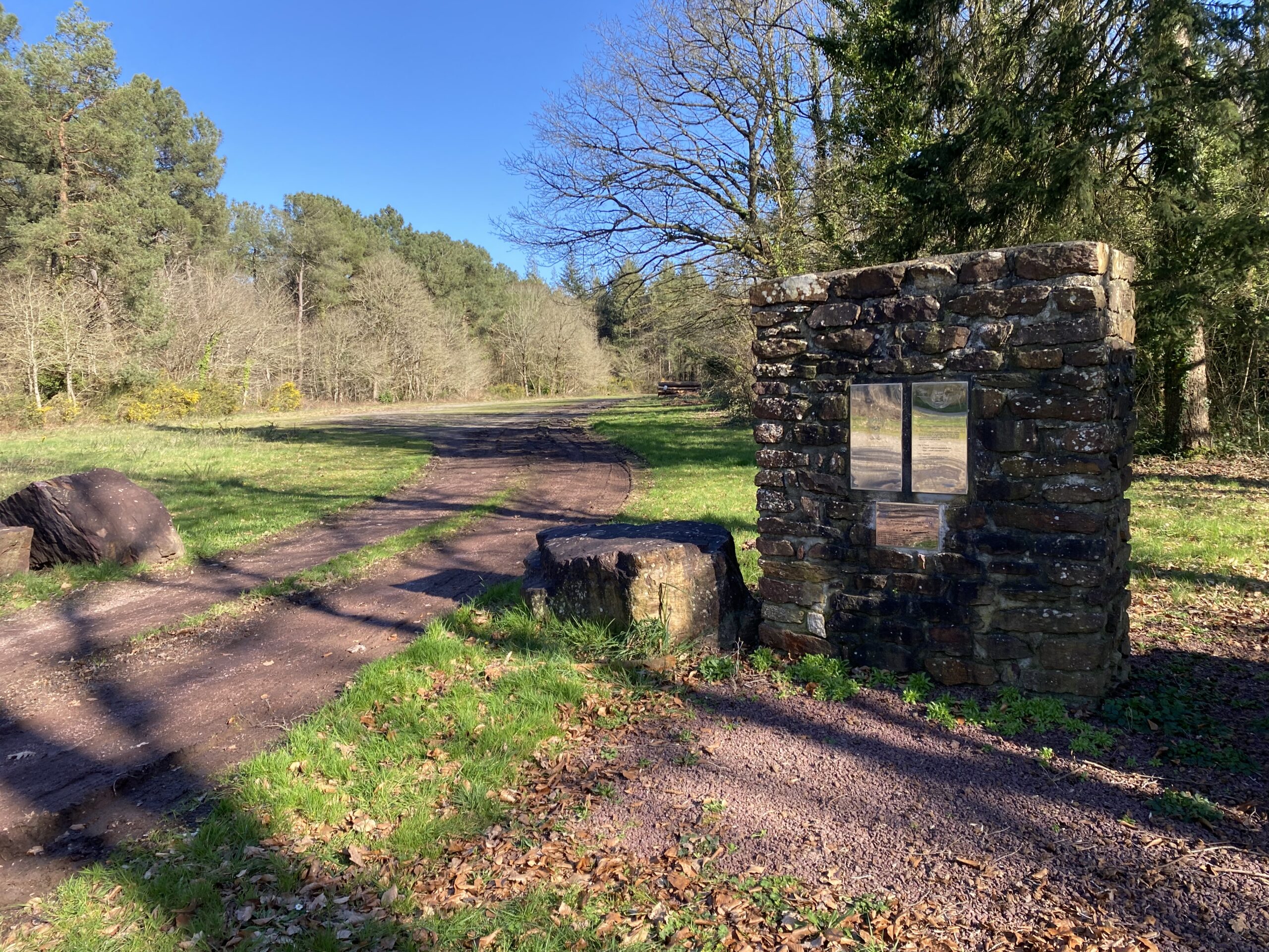 Entrée de Point Clos - photo ASB YM