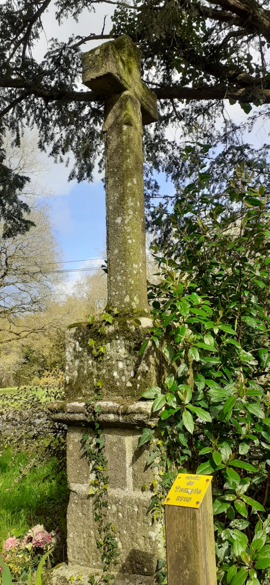 Croix du Temple. Photo ASB YP